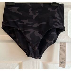 CRZ Yoga Camo Bikini Bottom Swim Size Small
